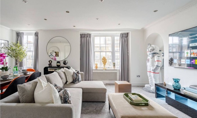 City of Westminster Apartment | 5 Bed Designer Penthouse By Mayfair