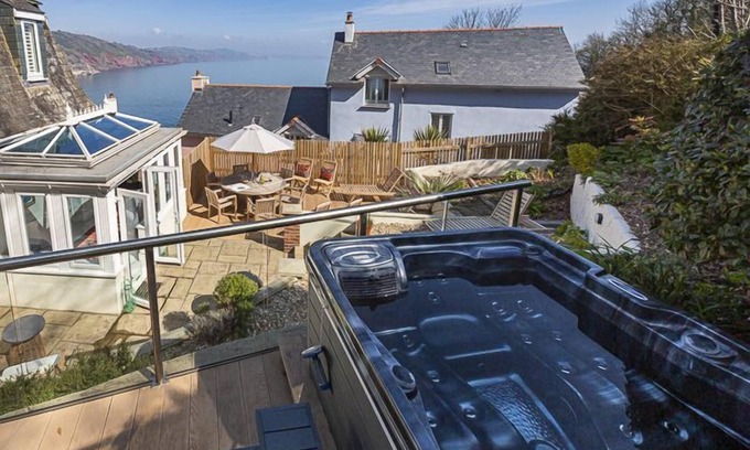 Babbacombe Cottage | 5 Bed - Foxes Walk - Sleeps 9 guests in 5 bedrooms