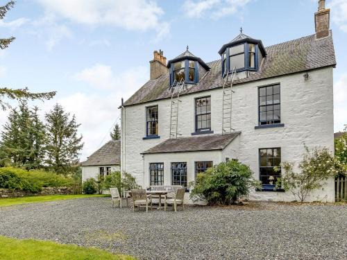 Blairgowrie House | 5 Bed in Blacklunans CA409