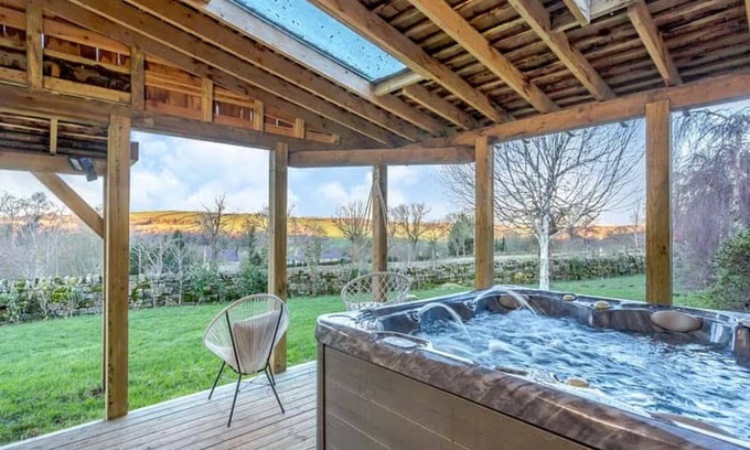Ripley House | 5-bed Retreat, Sleeps 12 in Harrogate With Hot Tub