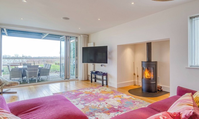 Cirencester Cottage | 5 bedroom accommodation in Somerford Keynes, near Cirencester