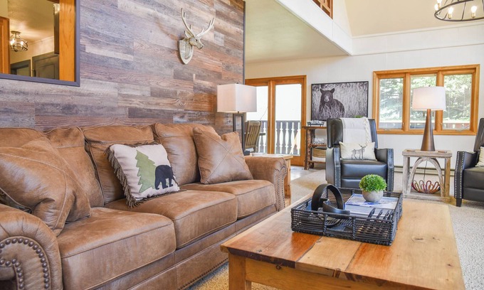 Red River Cabin | 5 bedroom accommodation in Red River