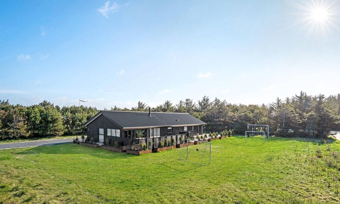 Lokken House | 5 bedroom cozy home in Løkken