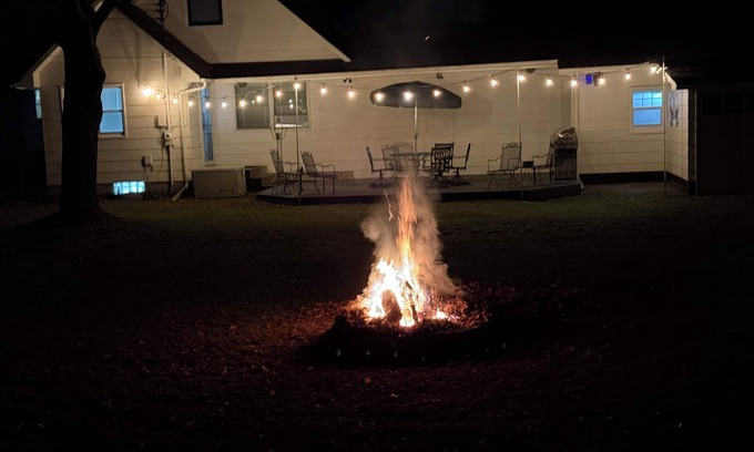 Navarre House | 5 Bedroom family oriented home. Fenced yard, Adjacent park.