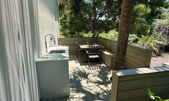 Miramar Beach House | 5-bedroom house close walk to Miramar Beach with splash pool