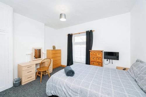 Kettering House | 5 Bedroom House For Corporate Stays in Kettering
