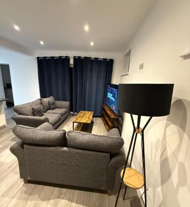 Petts Wood and Knoll Apartment | 5 bedroom house in Pettswood