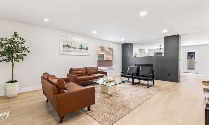 Meridian House | 5 Bedroom house in prime location by the village