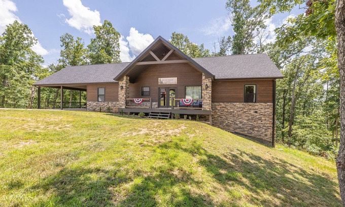 Van Buren House | 5-bedroom house just outside of Big Spring-Ozark National Scenic Riverways!