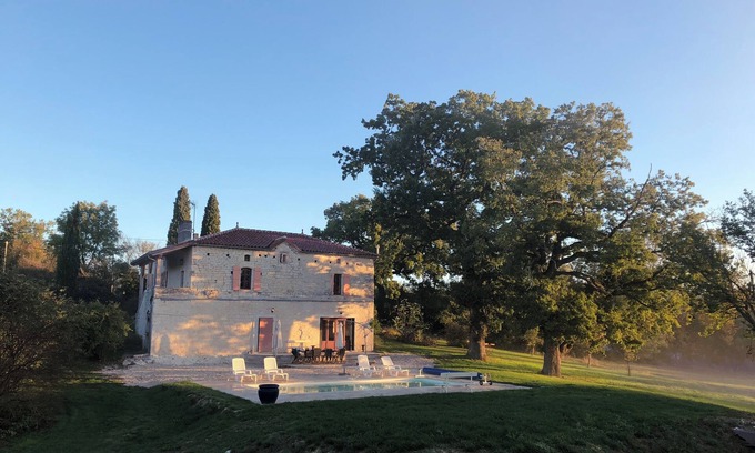 Lascabanes House | 5 Bedroom Private vacation home in LENDOU-EN-QUERCY