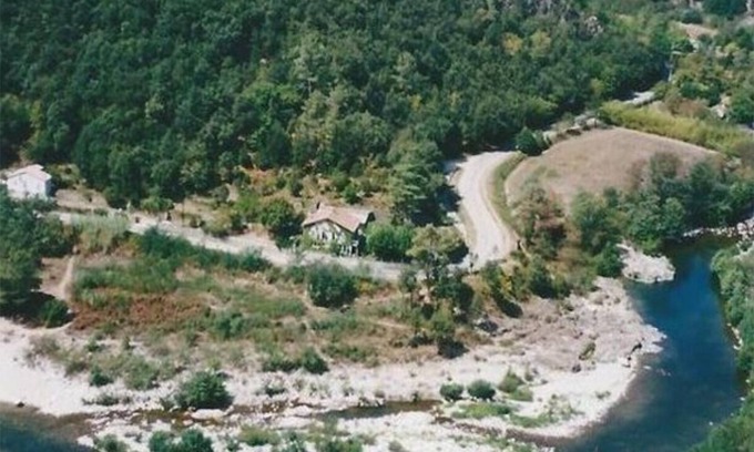 Ribes Other | 5-bedroom riverside house