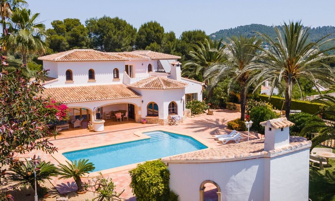 Tarraula Villa | 5 Bedroom Spanish Family Villa