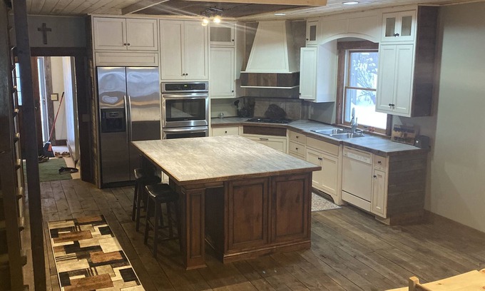 Pequot Lakes House | 5 bedroom VERY SPACIOUS rustic lake home