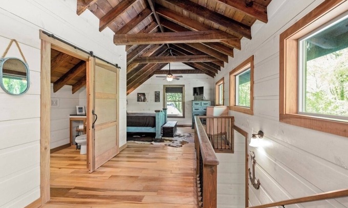 Gainesville House | 5 Bedroom with Private Boat Dock