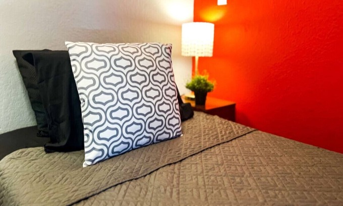 Near Eastside House | 5 BR, 10 Beds, Sleeps 14, Large Off-Street Parking