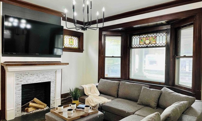 Rochester House | 5 br|Parking | Mins to RIT, UR and Strong