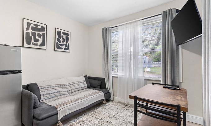 East Tampa House | 5 Miles From Downtown Tampa