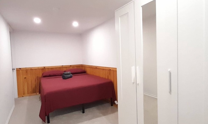 Ottawa Division House | 5 Min Walk to Algonquin College - Private Rooms - Female Students Only