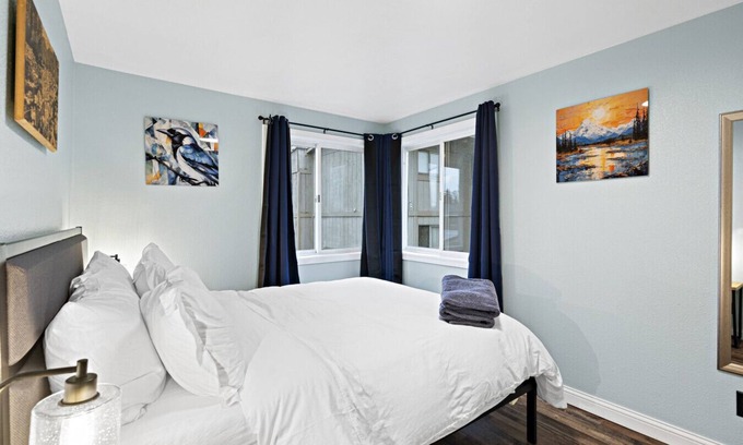 North Star Apartment | 5 Min walk to restaurants/cafes, 8 min drive to airport, 10 min walk to trails.