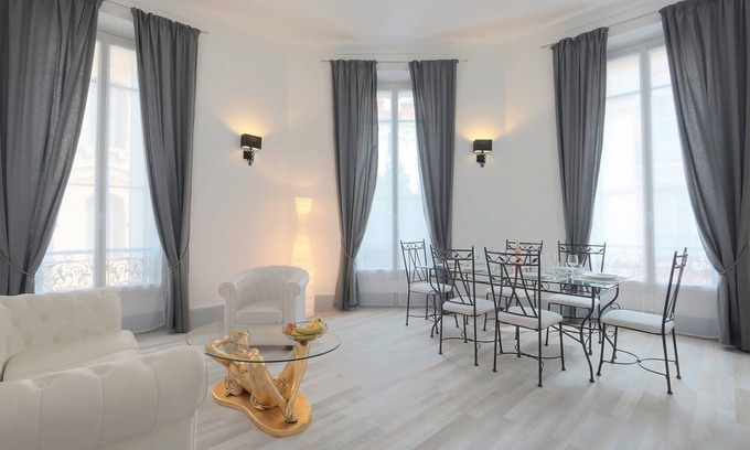 Cannes City Centre Apartment | 5 min walk to the sea, the Croisette and the Palais des Festivals