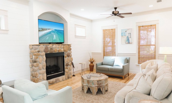 Grayton Cove House | 5 Mins to Beach, Shared Pool, Covered Deck, Bikes | Heron Cottage by AvantStay