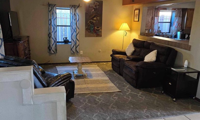 West Old Town House | 5 minute walk to Old Town Plaza, Great location for your, Family Sized home