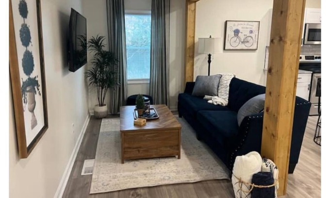 Judson House | 5 minutes to downtown Greenville! Lovely & new 3 bed 2 bath home sleeps 7.