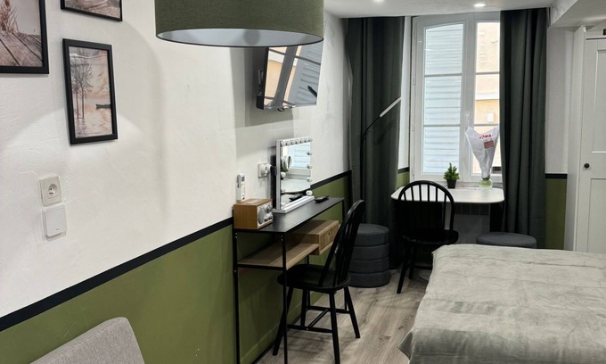 Riou - Petit Juas - Av de Grasse Apartment | 5 minutes walk from the Palace of Festivals