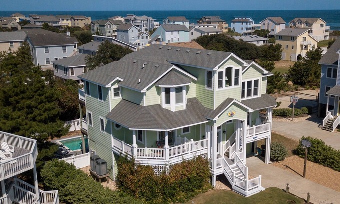 Duck House | 5 O'Clock Somewhere: Close to Beach, Dog-Friendly, Hot Tub & Pool