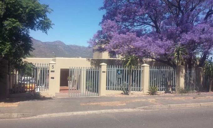 Paarl Apartment | 5 on Pieter Hugo