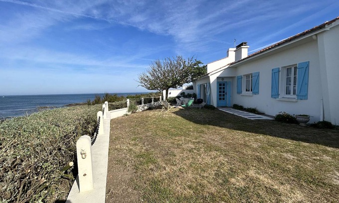 Noirmoutier-en-l'Ile House | 5-room house with enclosed garden and sea view in l'Herbaudière