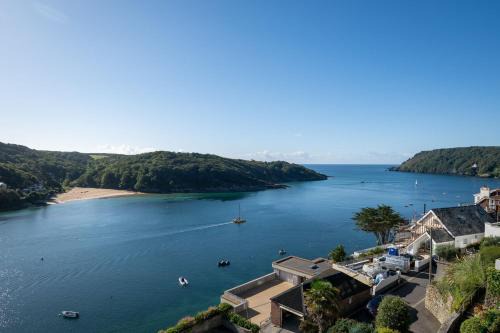 Salcombe House | 5 Spion Lodge