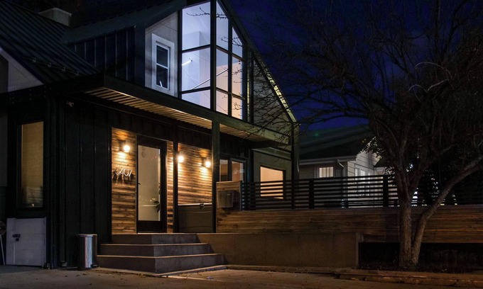 Englewood House | 5-Star 5BR Home + Gym & 11AM Checkout!