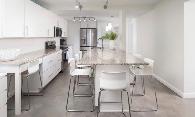 New Smyrna Beach Condo | 5 Star Beachfront Condo 3 BED 2 BATH 1st FLOOR NONDRIVING BEACH