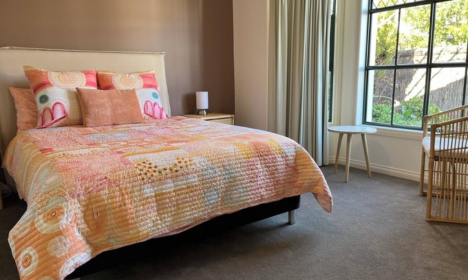 Brighton House | 5 Star Beachside Brighton- 3bed 1.5bath - easy access to surf, city & vines