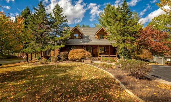 Murphysboro House | 5 Star Cabin LUXURY AMMENITIES W/POOL HTUB close to WINE TRAIL, HIKING, FISHING
