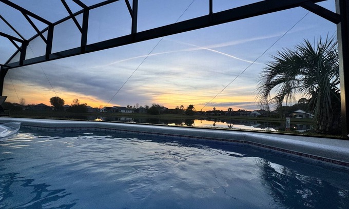 Eagle Pointe South House | 5 STAR Lakefront Pool Home, Great Fishing! FREE POOL HEAT, GAS GRILL & WIFI!