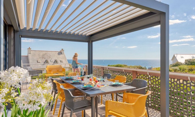 Clohars-Carnoet House | 50 meters from the beach! Lovely view for this exceptional villa.