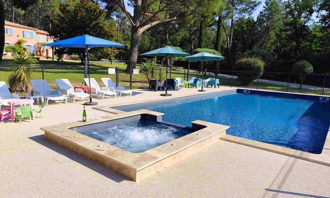 Bollene Villa | 500m² Provencal villa in the Vaucluse, with swimming pool on 1.6ha (25 pers max)