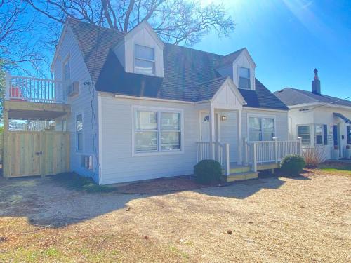 Northeast Virginia Beach House | 508 A The Shore Break Cottage