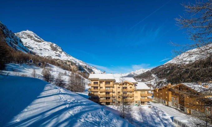 Les Boisses Apartment | 50m from ski slopes, 5th floor, fitness, swimming pool, sauna, hammam, balcony, tv, ski locker, 78m²
