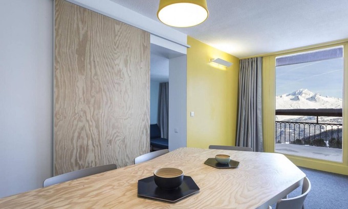 Arc-2000 Apartment | 50m from ski slopes, 7th floor, balcony, tv, 56m², Les Arcs