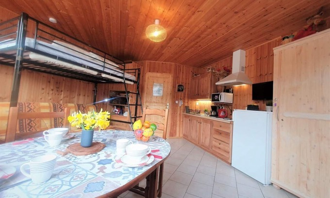 Saint-Etienne-en-Devoluy Apartment | 50m from ski slopes, Ground floor, tv, ski locker, 23m², Superdévoluy
