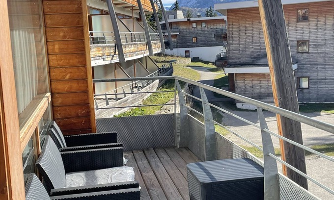 Vaulnaveys-le-Haut Apartment | 50m from the slopes, 4/6-person apartment with large south-facing balcony