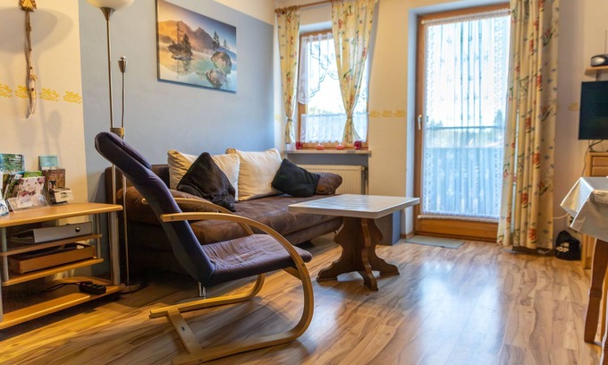 Weissenstadt Apartment | 50qm-große Ferienwohnung im 3. Stock mit Balkon