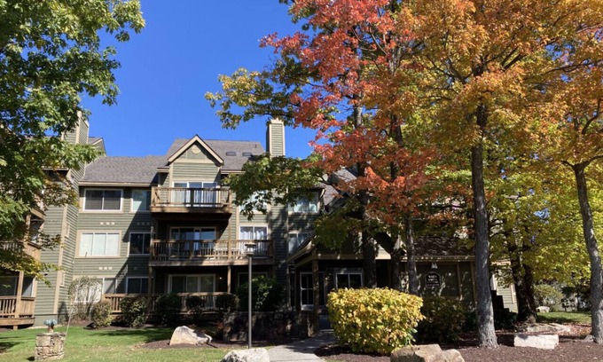 Hidden Valley Apartment | 5309 Summit Drive, Somerset
