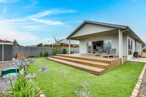 Middleton House | 57 Padman Crs Middleton -No Linen Included