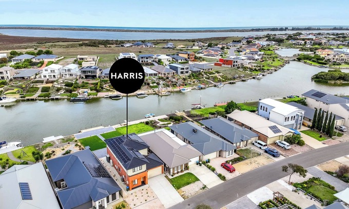 Nangkita House | 5B Blanche Parade, Hindmarsh Island