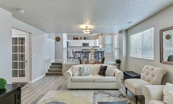 Draper House | 5BD Home w/ mountain view, board games, 30 min Ski