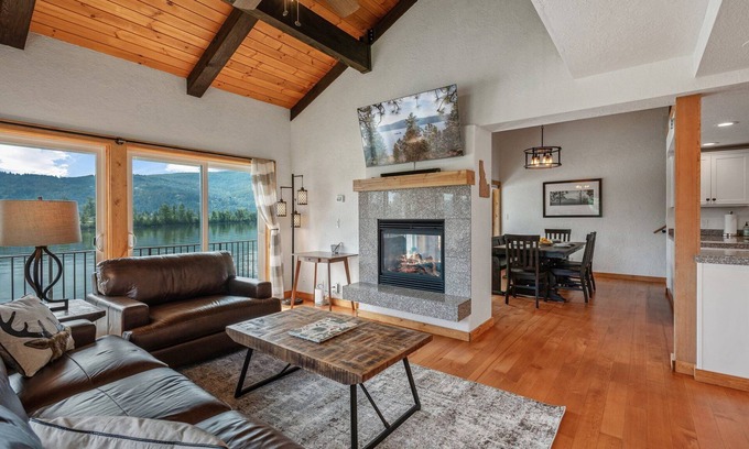 Sandpoint Condo | 5BR/3BA Lakeside Escape –Walkable to Downtown Sandpoint & Minutes to Schweitzer